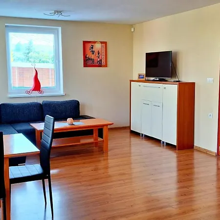 Apartmanovy Dom So Zahradou Riviera Liptov Besenova * Бешенёва